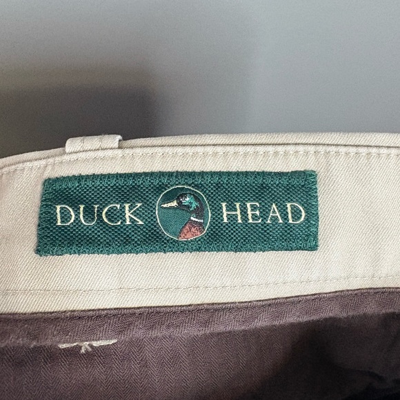 Duck Head Men's Beige Cargo Shorts, size 38 - Picture 8 of 9